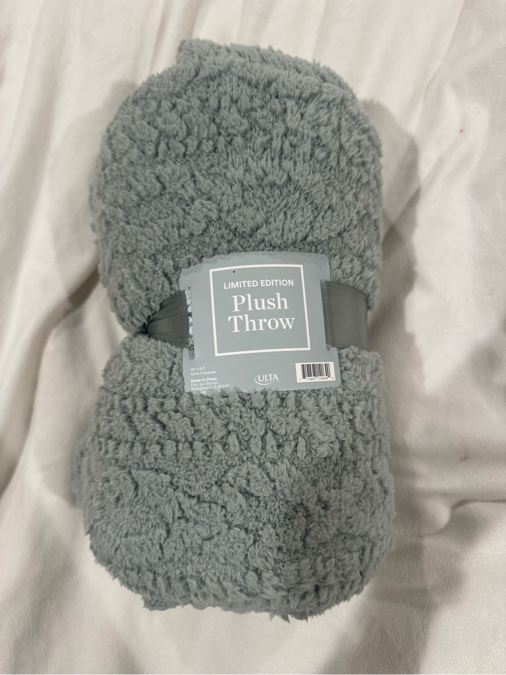ULTA Limited Edition Plush Throw - Light Green Cozy
